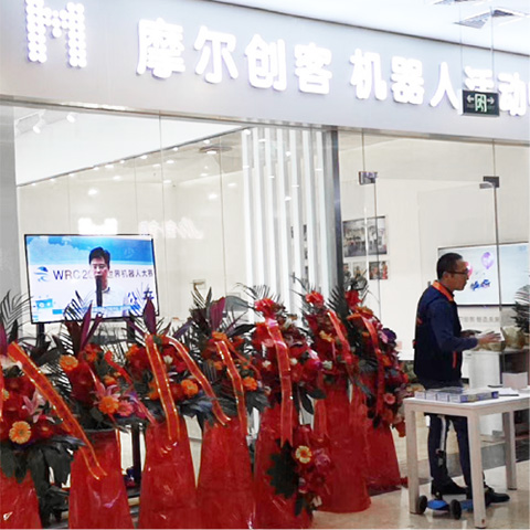 走进学校
