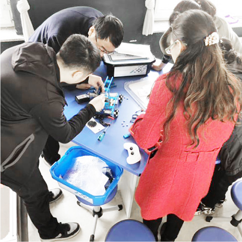 走进学校